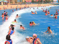 Water Park Tsunami Wave Pool Family Commercial Swimming Pool Equipment For Holiday Resort